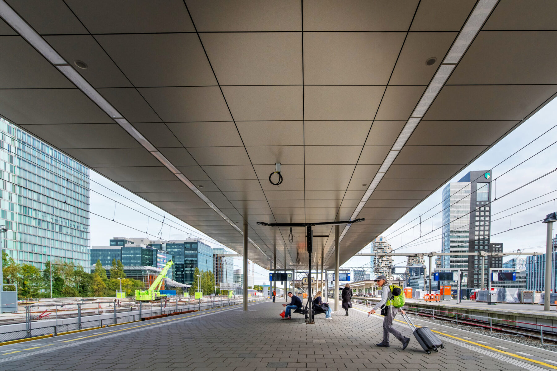 Publieksevent inhijsen treinperronkappen spoor 1-2