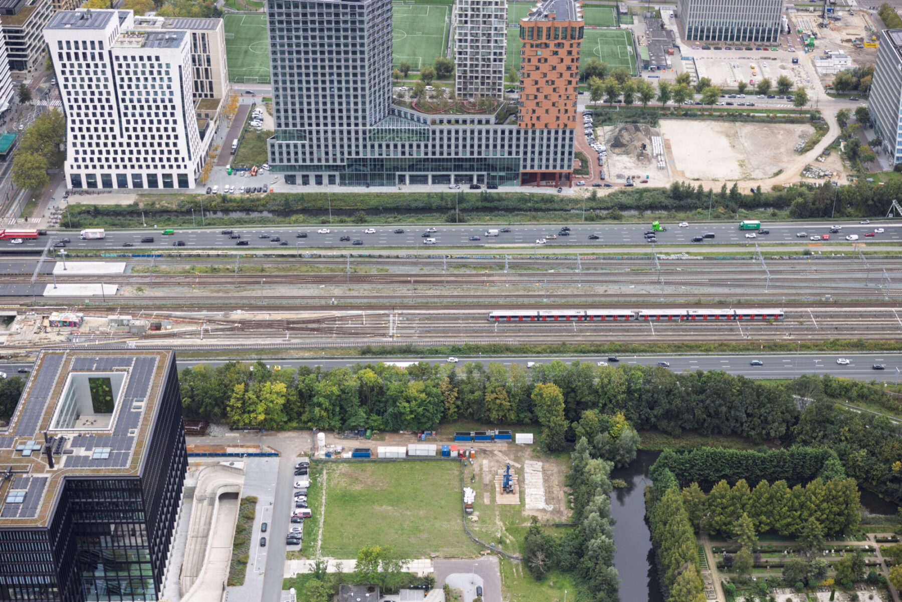 luchtfoto rechtbank begraafplaats a10 zuid topview