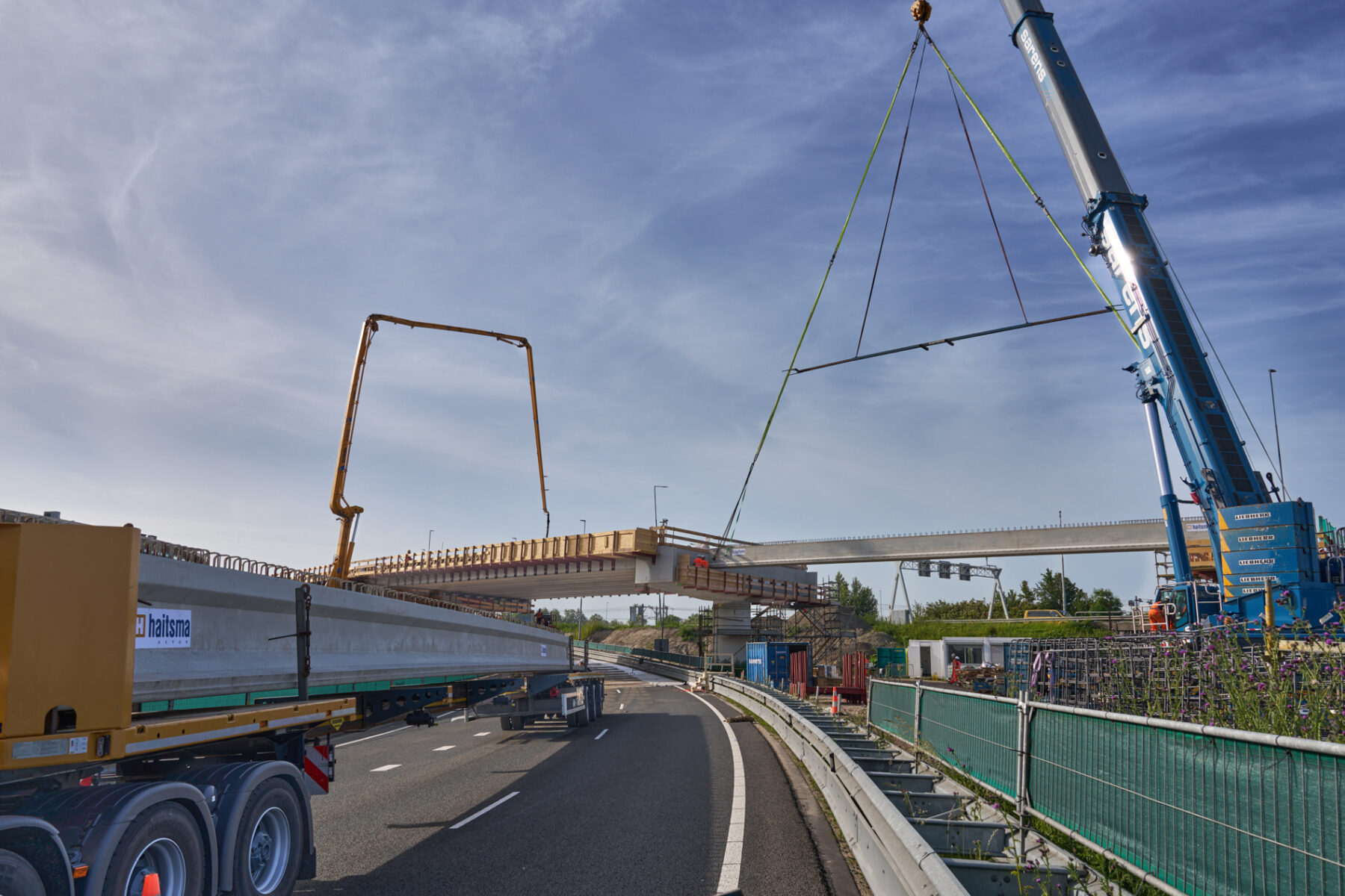 knooppunt De Nieuwe Meer - inhijsen liggers fly-over 22-25 mei (25)